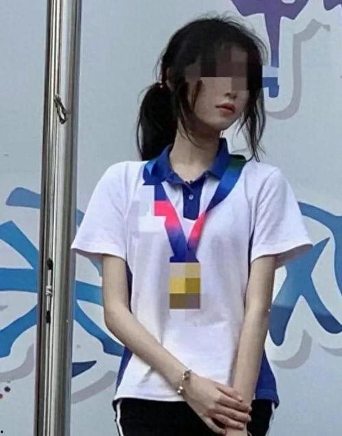 四个闺蜜吃瓜视频,四段视频背后的惊人真相